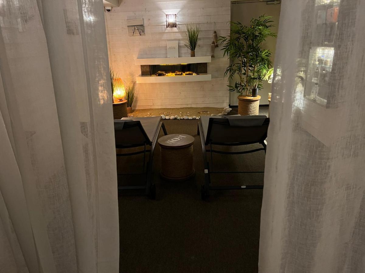 La Loggia Appart'Hotel & Spa โดวีลล์ ภายนอก รูปภาพ