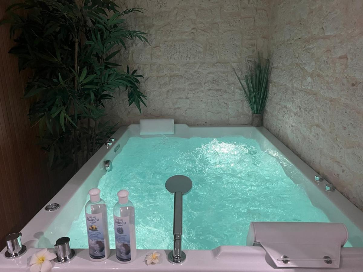 La Loggia Appart'Hotel & Spa โดวีลล์ ภายนอก รูปภาพ